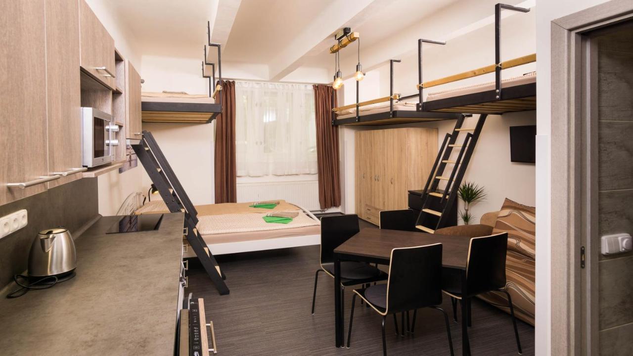 Apartmán Flying Bed Apartment Close To Prague Castle And Airport