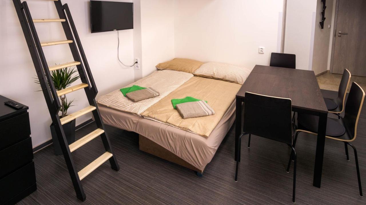 Apartmán Flying Bed Apartment Close To Prague Castle And Airport