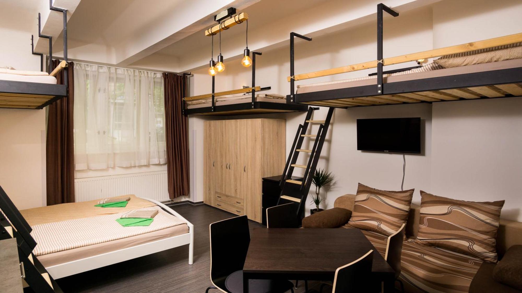 Apartmán Flying Bed Apartment Close To Prague Castle And Airport *