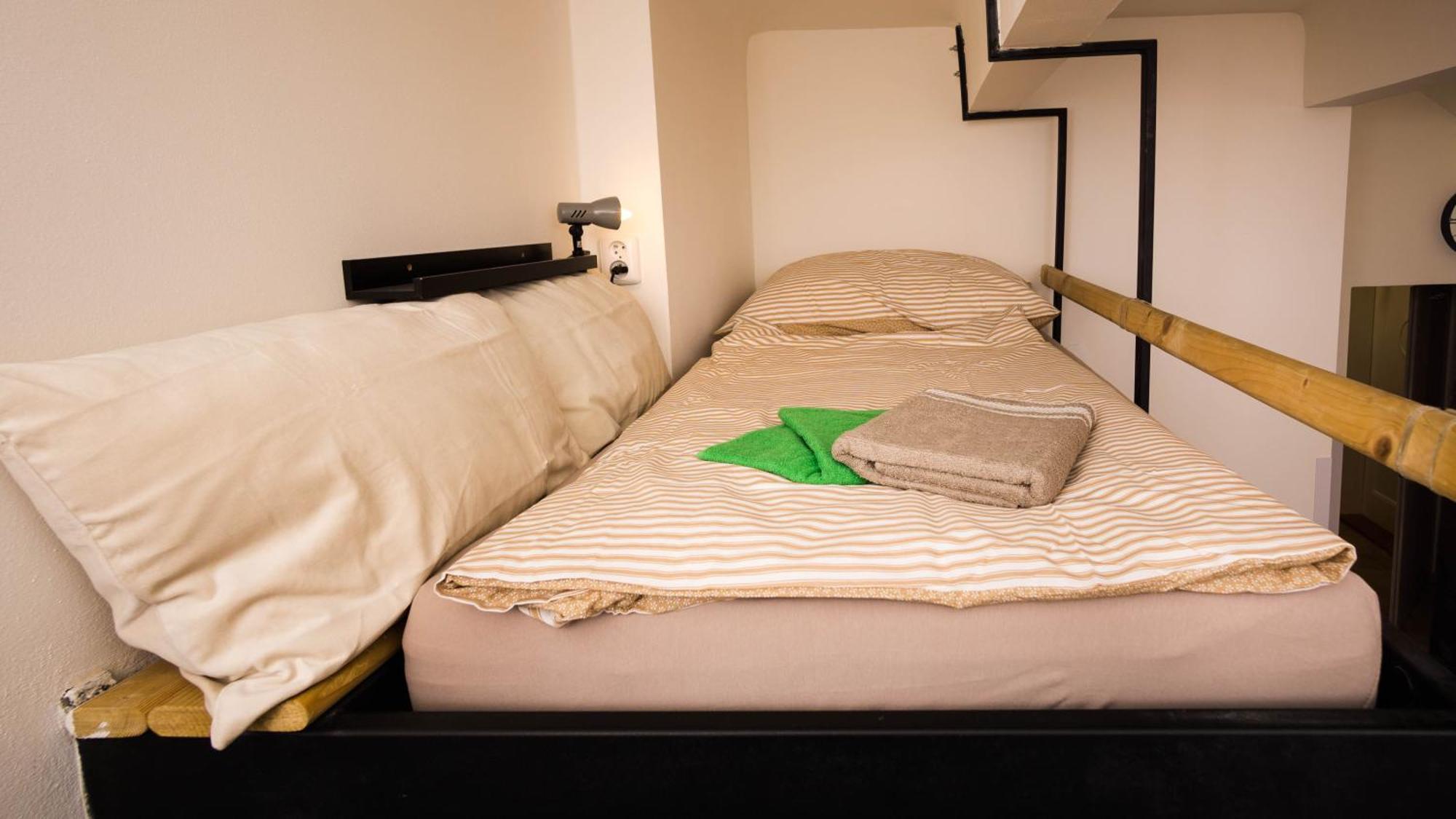 Flying Bed Apartment Close To Prague Castle And Airport Apartmán