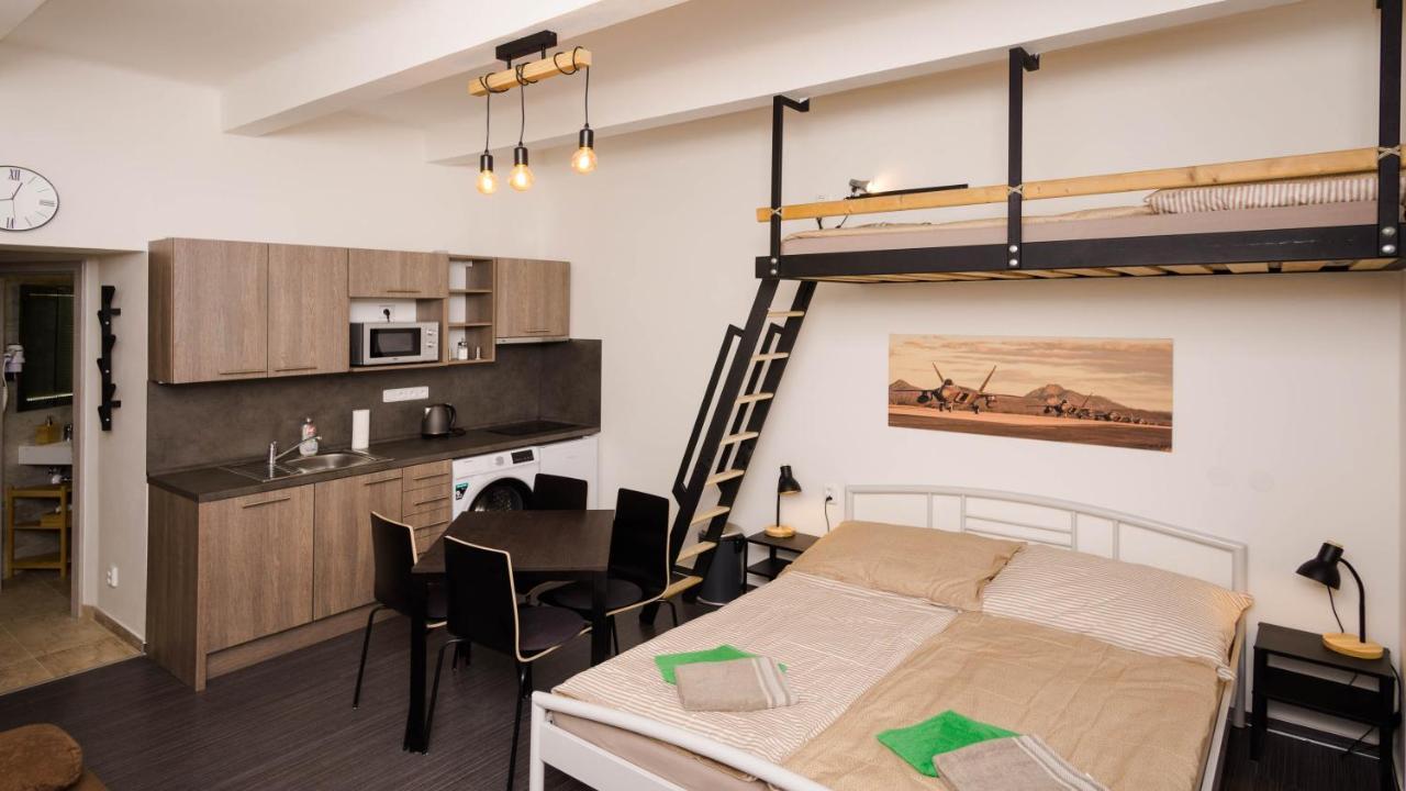 Flying Bed Apartment Close To Prague Castle And Airport *
