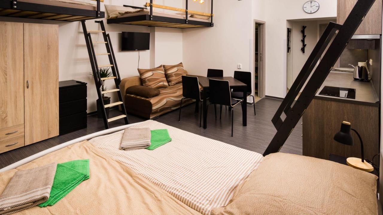 Flying Bed Apartment Close To Prague Castle And Airport *