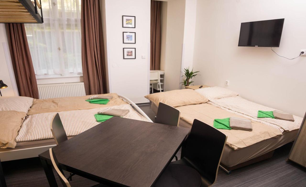 Flying Bed Apartment Close To Prague Castle And Airport Apartment Prag