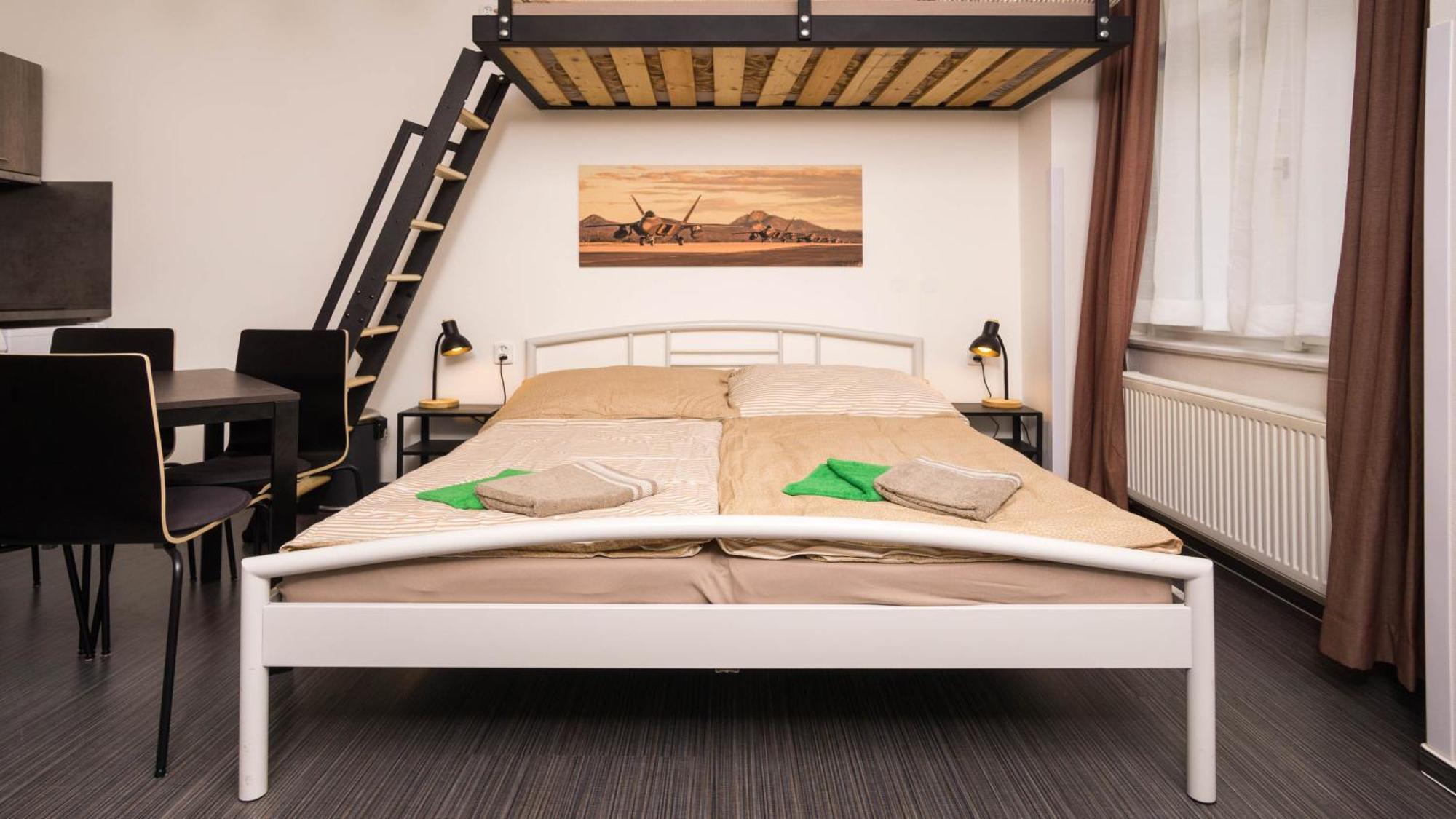 Flying Bed Apartment Close To Prague Castle And Airport * Prag